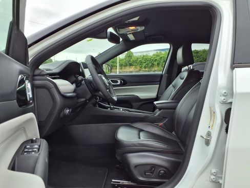 Used 2024 Jeep Compass Limited AWD/4WD image 24