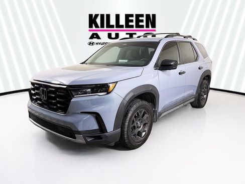 Used 2023 Honda Pilot TrailSport image 3
