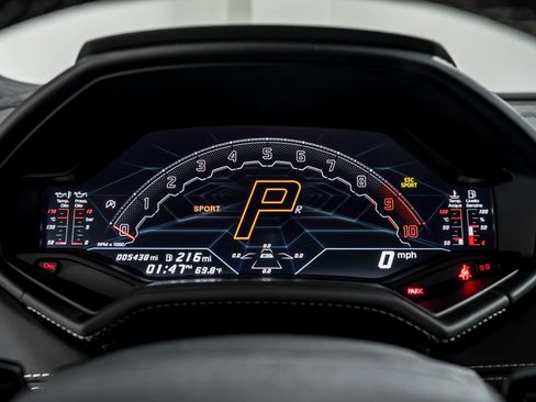 Used 2023 Lamborghini Huracan Tecnica image 16