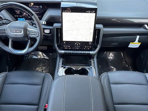 New 2025 GMC Yukon XL Elevation image 15