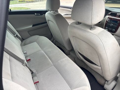Used 2008 Chevrolet Impala LT FWD image 12