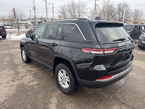 Certified 2023 Jeep Grand Cherokee Laredo image 21