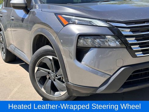 Used 2024 Nissan Rogue SV w/ SV Premium Package image 4