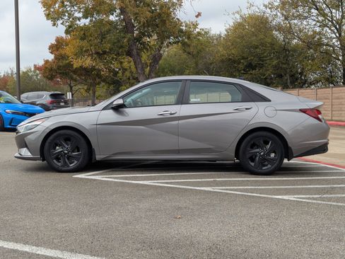 Used 2022 Hyundai Elantra SEL image 7