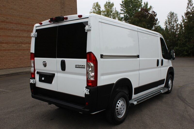 Used 2025 RAM ProMaster 2500 w/ U-Haul Equipment Group FWD image 4