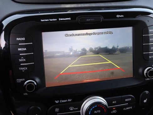 Used 2018 Kia Soul ! w/ Tech Package FWD image 15
