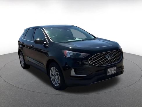 Used 2023 Ford Edge SEL AWD/4WD image 3