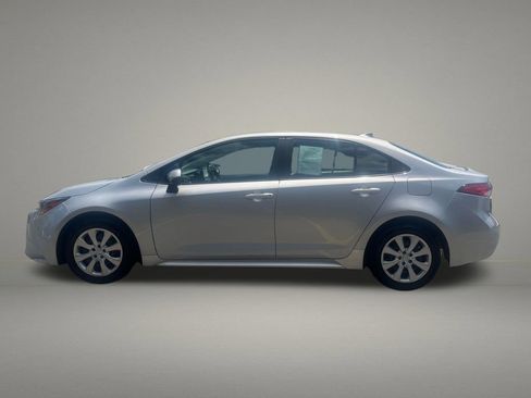 Used 2024 Toyota Corolla LE FWD image 2