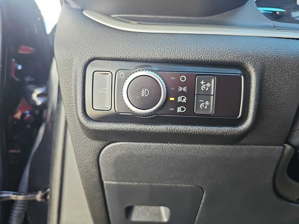 Used 2022 Ford Explorer XLT w/ Equipment Group 202A AWD/4WD image 24