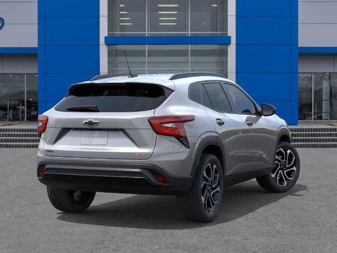 New 2026 Chevrolet Trax RS w/ Driver Confidence Package FWD image 4