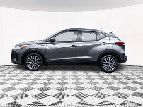 Used 2021 Nissan Kicks SV image 6