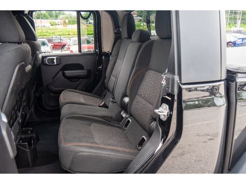 Used 2021 Jeep Gladiator Mojave w/ Cold Weather Group AWD/4WD image 19