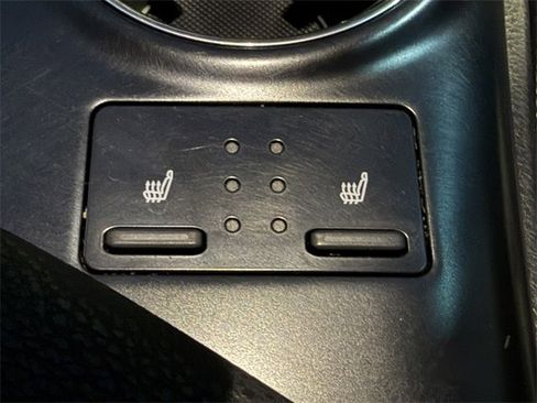 Used 2018 Toyota Camry XSE image 39