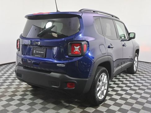 Used 2019 Jeep Renegade Latitude w/ Cold Weather Group AWD/4WD image 6
