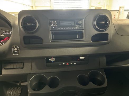 New 2025 Mercedes-Benz Sprinter 2500 image 9