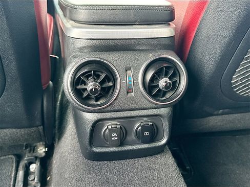 Used 2021 Kia Stinger GT image 24