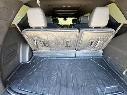 Used 2023 Chevrolet Traverse Premier w/ LPO, Floor Liner Package AWD/4WD image 31