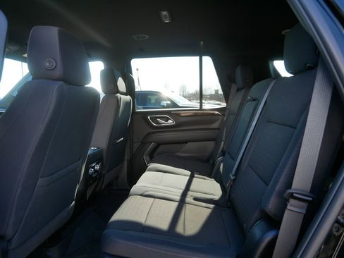 Used 2024 GMC Yukon SLE image 17