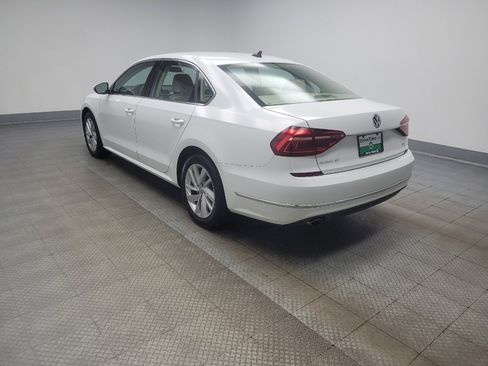 Used 2018 Volkswagen Passat 2.0T SE FWD image 3