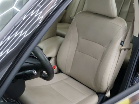 Used 2017 Honda Accord Touring image 16