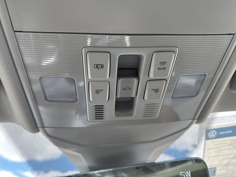 New 2026 Volkswagen Jetta SE FWD image 30
