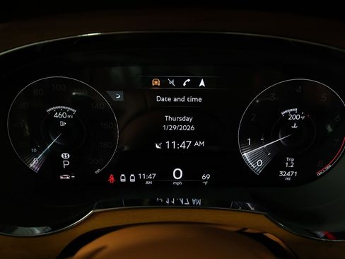 Certified 2023 Bentley Bentayga Extended Wheelbase image 34