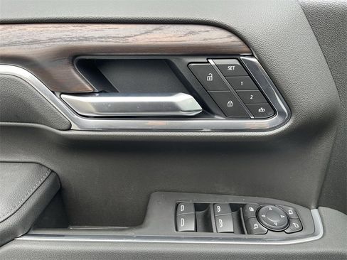 New 2026 GMC Sierra 1500 SLT image 24