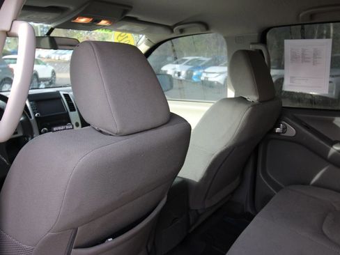 Used 2019 Nissan Frontier SV image 26