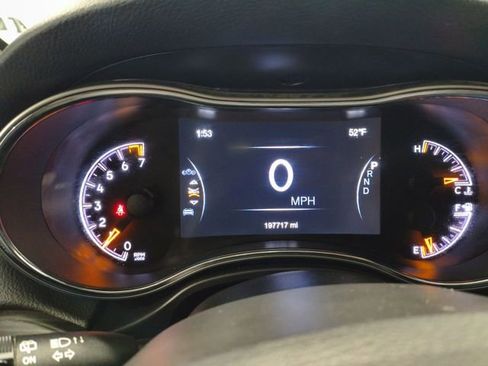 Used 2019 Jeep Grand Cherokee Altitude AWD/4WD image 12