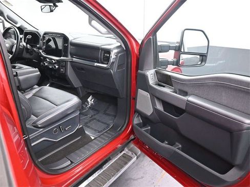 Used 2021 Ford F150 Lariat w/ Max Trailer Tow Package image 17