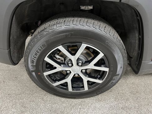 Used 2024 Jeep Grand Cherokee Limited image 20