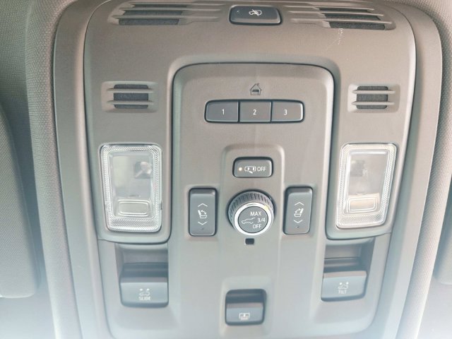 Certified 2022 Cadillac Escalade Premium Luxury w/ Performance Package AWD/4WD image 34