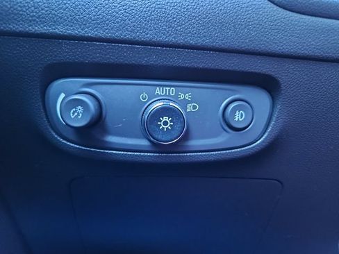 Used 2023 Buick Encore GX Essence w/ Experience Buick Package FWD image 25