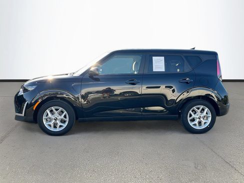 Used 2025 Kia Soul LX w/ LX Technology Package FWD image 4