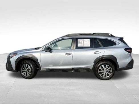 Used 2024 Subaru Outback Premium w/ Popular Package #1A AWD/4WD image 2
