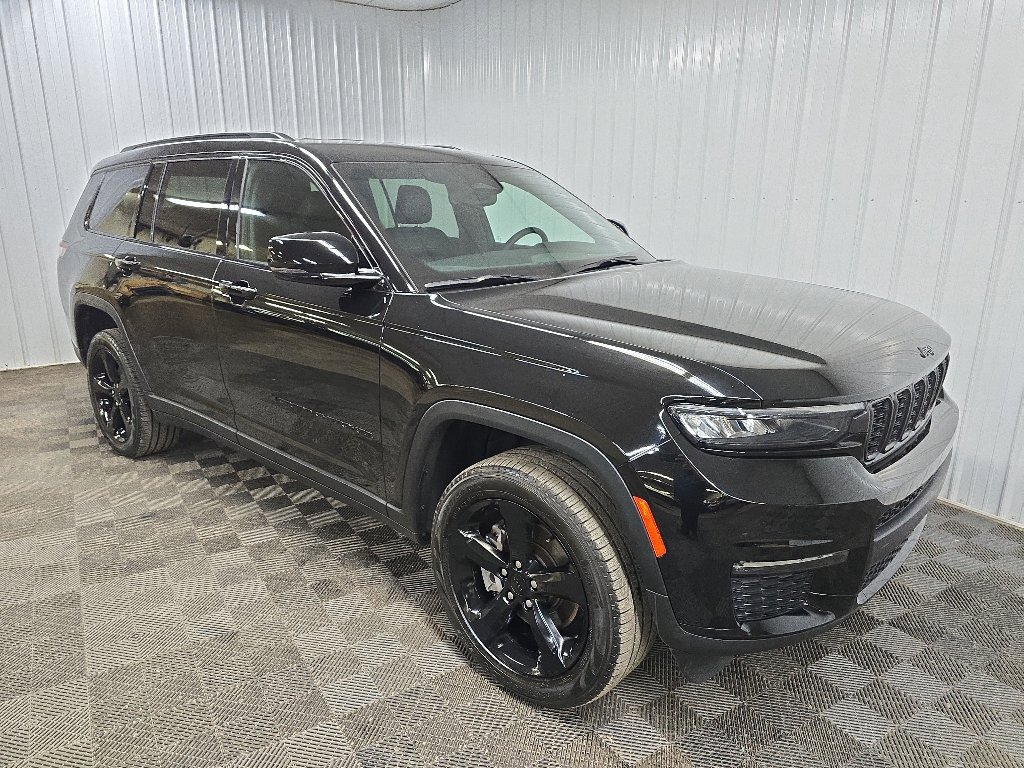 Used 2024 Jeep Grand Cherokee L Limited w/ Black Appearance Package AWD/4WD image 3