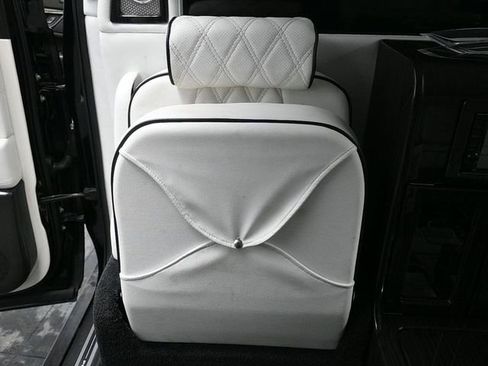 Used 2020 Cadillac Escalade ESV Platinum w/ Escalade Sport Edition image 24