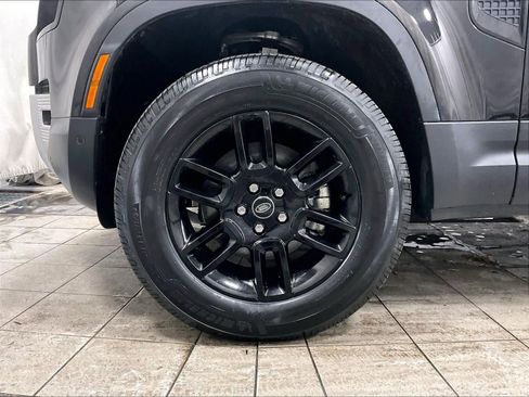 Used 2025 Land Rover Defender 110 S image 7