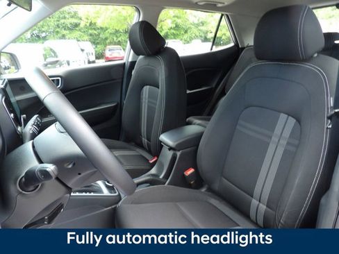 Used 2023 Hyundai Venue SEL w/ Cargo Package FWD image 12