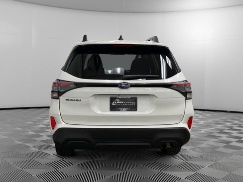 Used 2025 Subaru Forester Premium image 4