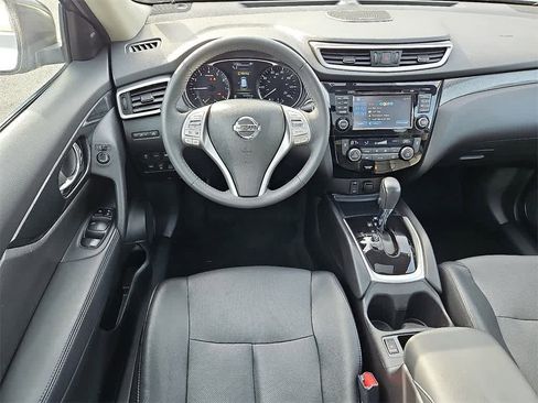 Used 2015 Nissan Rogue SL w/ SL Premium Package image 10