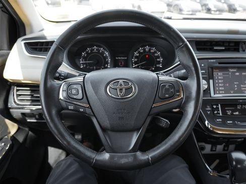 Used 2016 Toyota Avalon Touring image 17