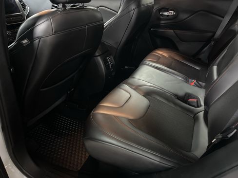 Used 2020 Jeep Cherokee Trailhawk w/ Comfort/Convenience Group image 12