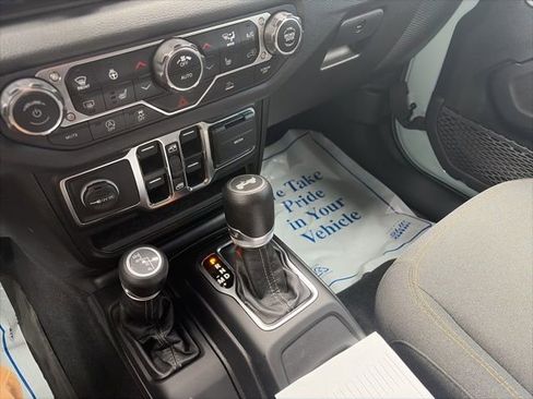 Used 2024 Jeep Wrangler Sport S image 16