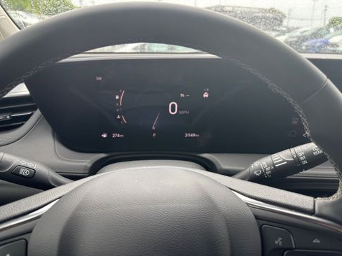 Used 2025 Buick Encore GX Preferred FWD image 35