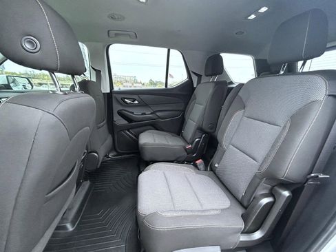 Used 2021 Chevrolet Traverse LT image 20