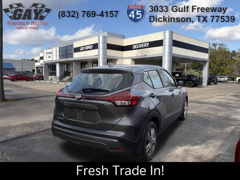 Used 2021 Nissan Kicks S image 9