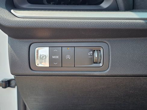 New 2026 Chevrolet Traverse LT image 35