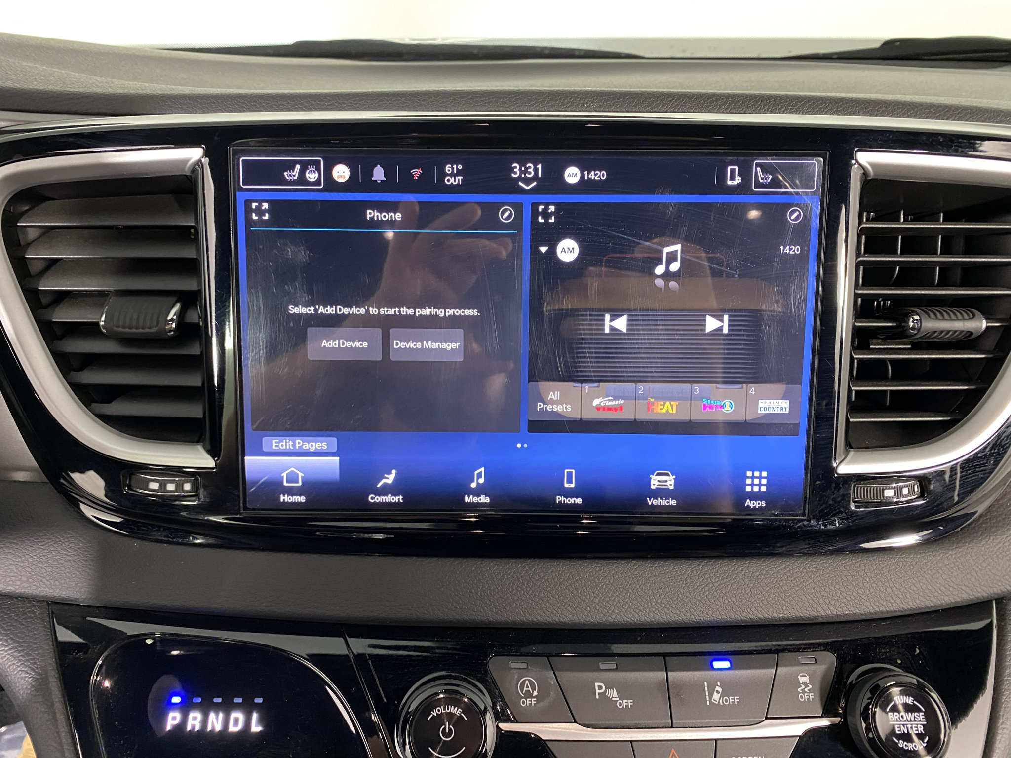 Used 2025 Chrysler Voyager LX FWD image 15