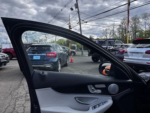 Used 2016 Mercedes-Benz C 300 4MATIC Sedan image 9